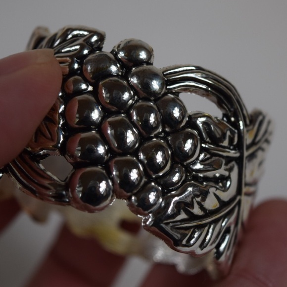 VINTAGE SILVER PLATED NAPKIN RINGS⭐️ - Picture 3 of 9